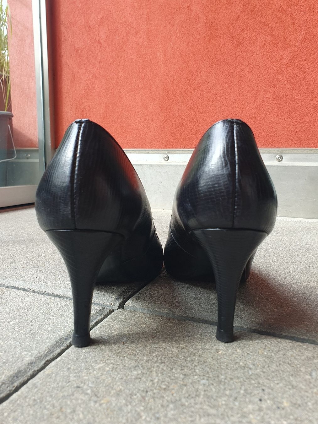 Scarpe da donna: Magnifiques escarpins Minelli. Taille 39 – Usato da Carouge GE venduto da bub_c8hk 2