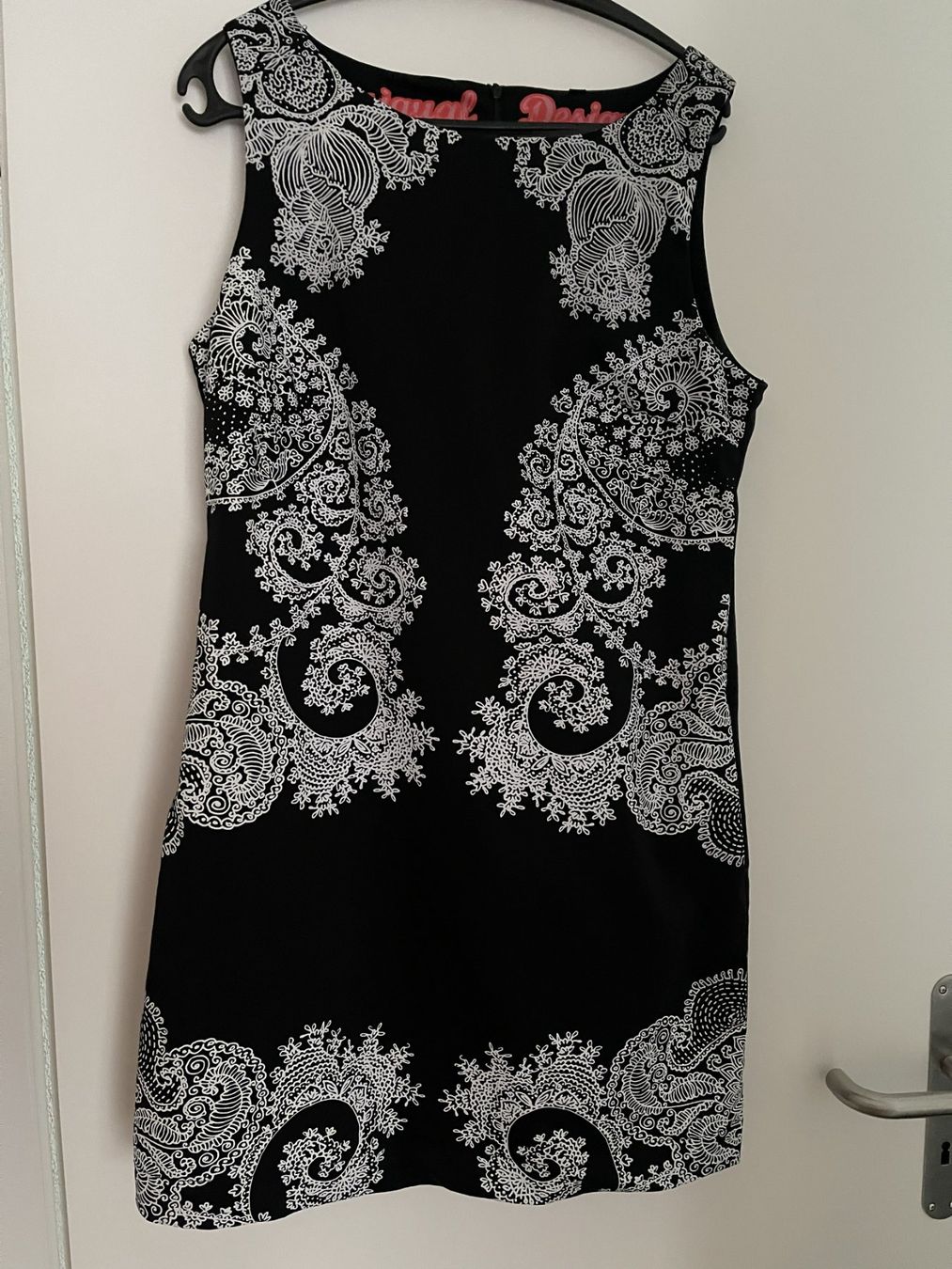 Vestiti: Desigual Etuikleid – Usato da Steffisburg venduto da sonjam2012