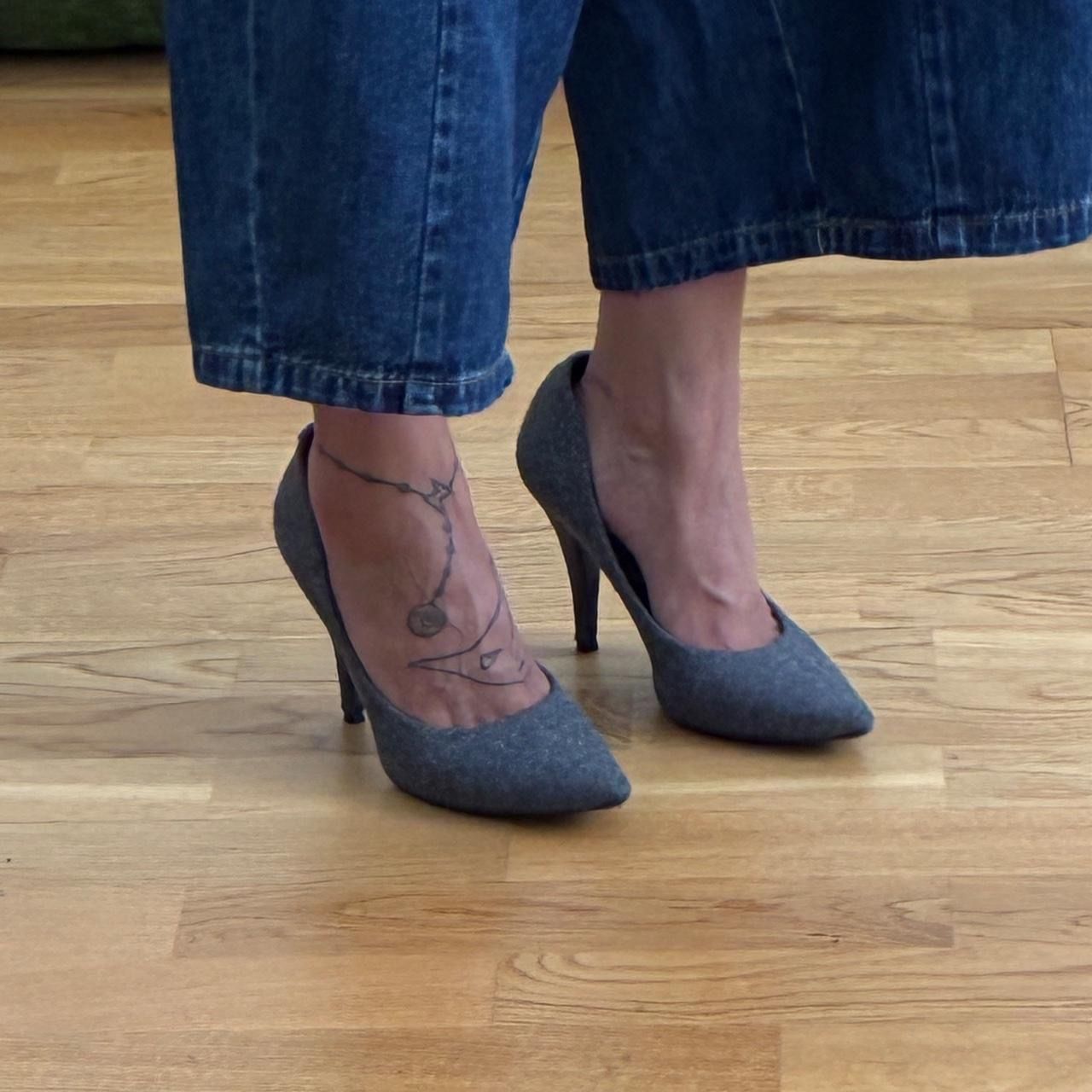 Acne Studios Chaussures femmes: Acne Studios wool pumps in grey – D'occasion à Zürich par h_studio_edit 4