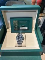 Rolex Oyster Perpetual 36 , Black dial ( 126000 )