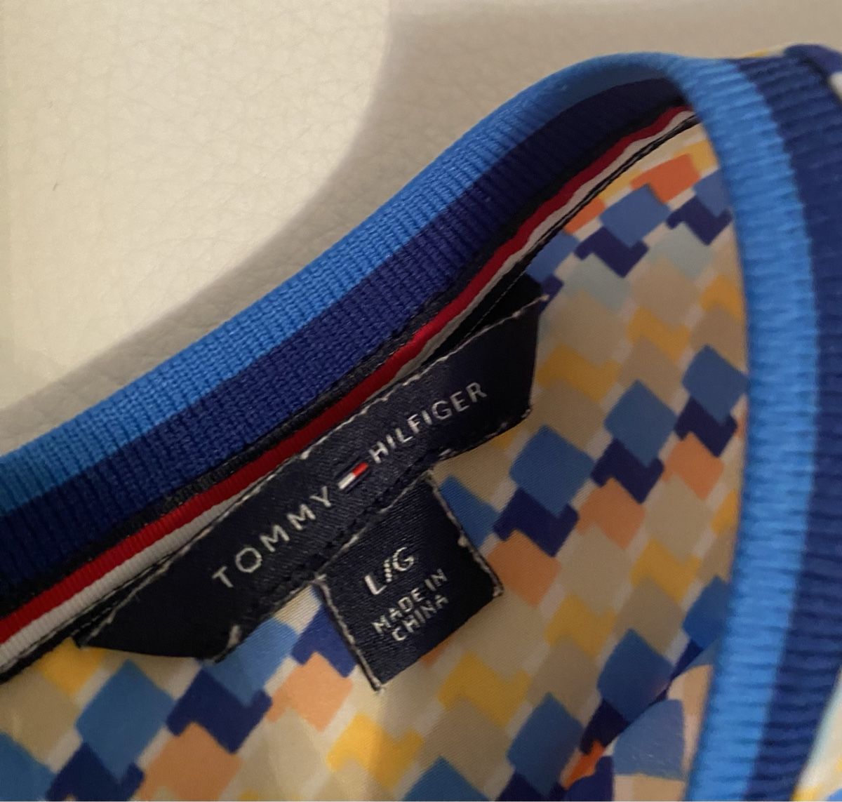 Tommy Hilfiger Tops: Tommy Hilfiger Top 🌸 – Gebraucht aus Opfikon von Luis144 4