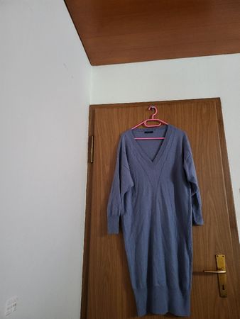 Tara Jarmon robe pull en laine mérinos/ cachemire S/M( trou)