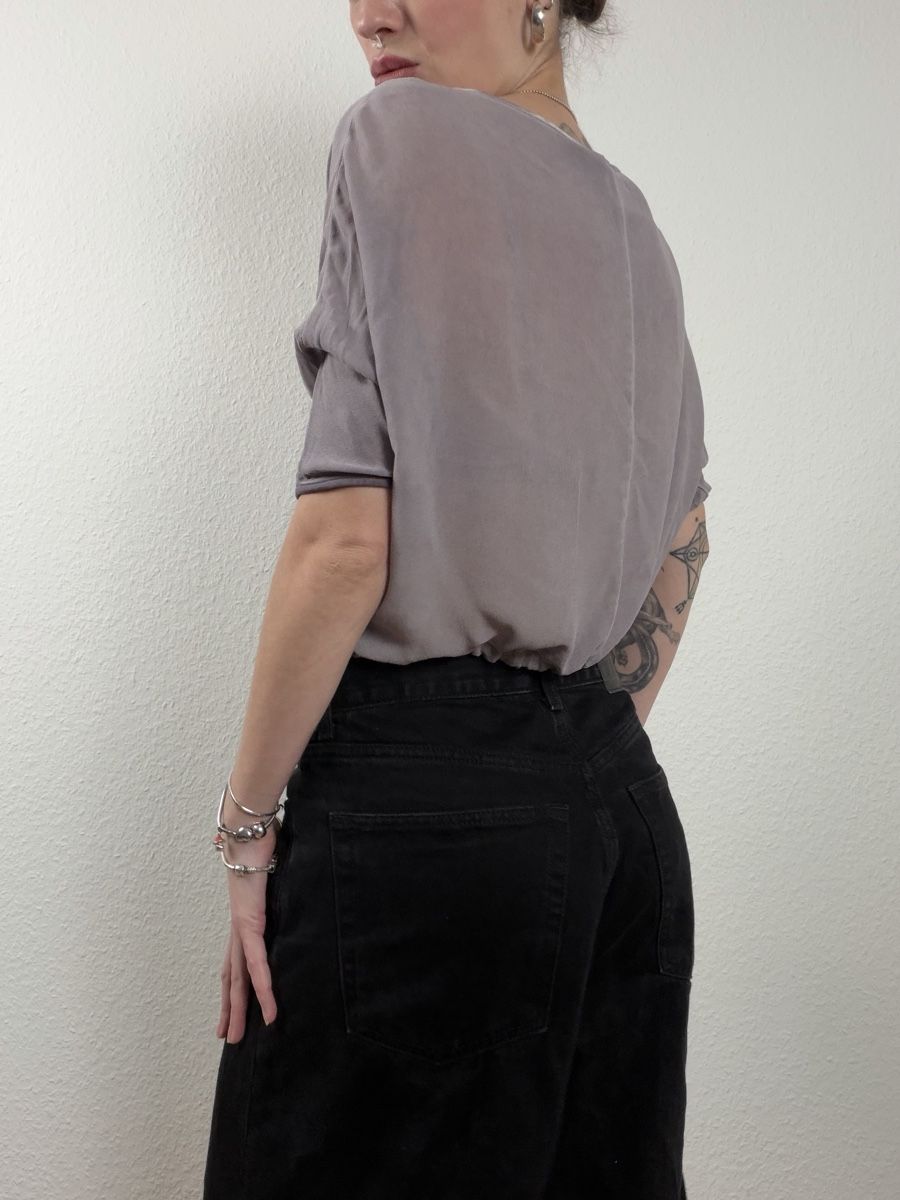 Camicette: Short Sleeve Blouse Size 38 Grey Button Up – Usato da Knonau venduto da Grapesvintage 1