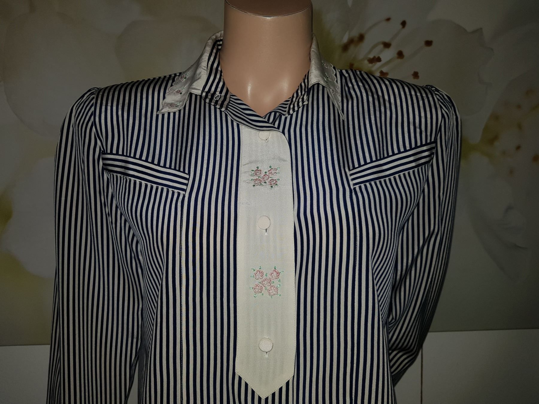 Blusen: Blouse en soie / Seiden Bluse BALLOON   Taille/Grosse 36 – Gebraucht aus Cossonay-ville von Super-Price-Quality 1