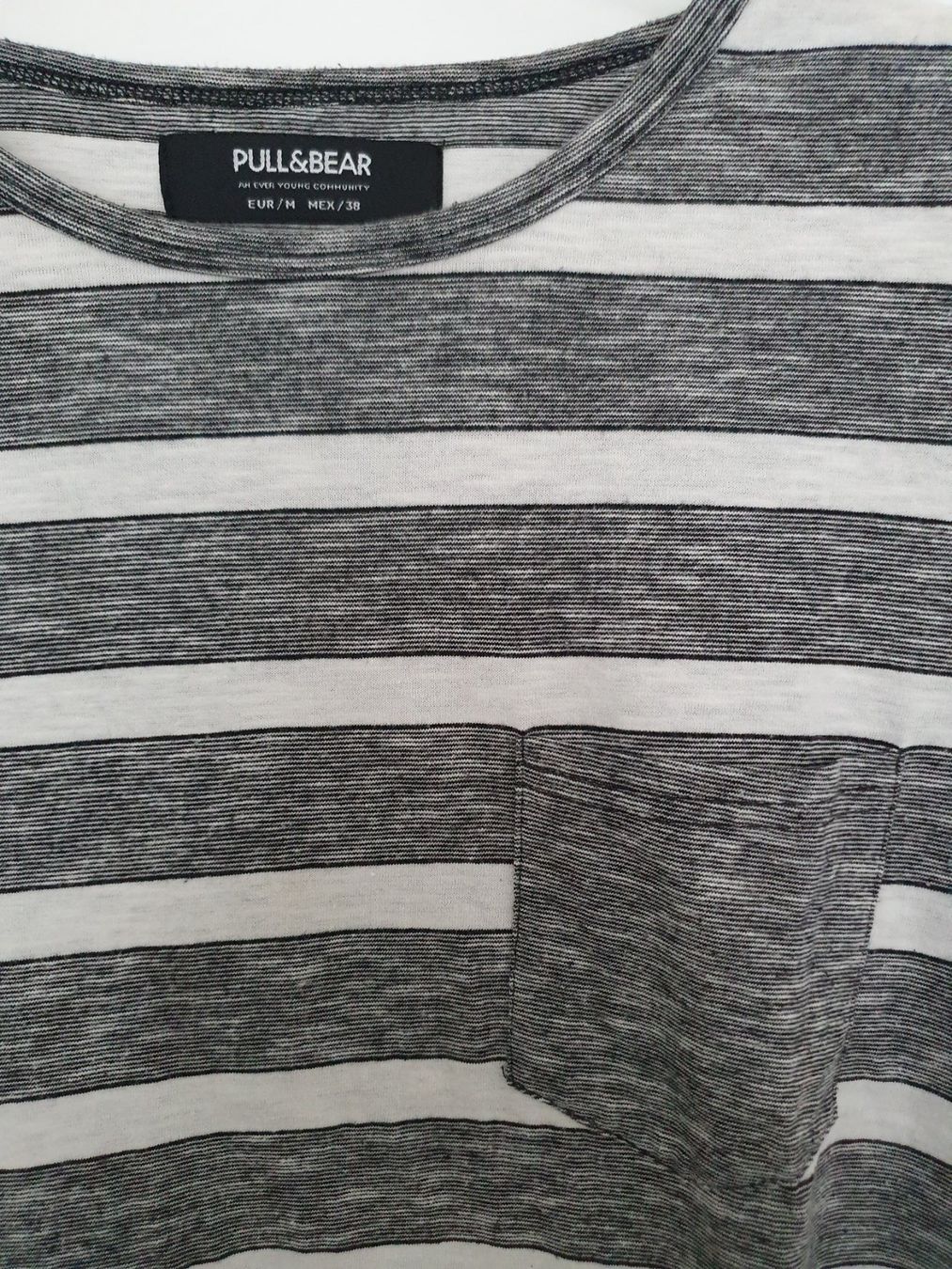 Pull&Bear T-shirt: T-Shirt Pull&Bear in Grau Grösse M – Usato da Zürich venduto da Leica.C89 2