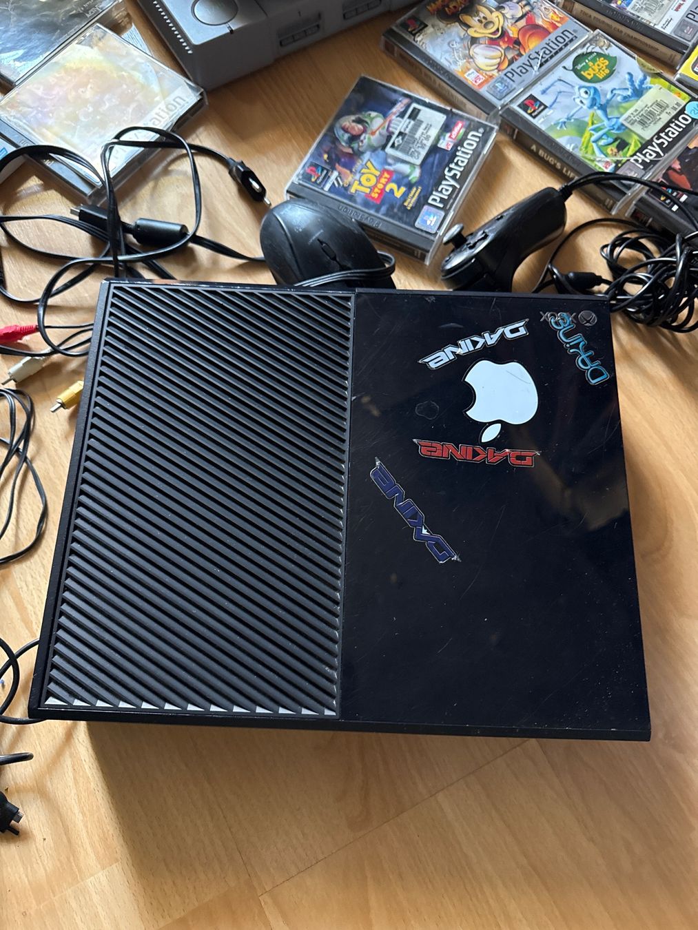 Sony Consoles: Console ps1 plus jeux et autres – D'occasion à St imier par sav_bjf9 7