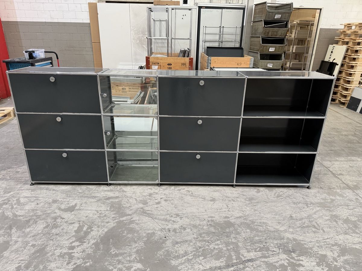 USM Scaffali: USM Haller Sideboard mit Vitrine 4x3 Anthrazitgrau Q2 – Usato da Balsthal venduto da Designhaus.Schmitt