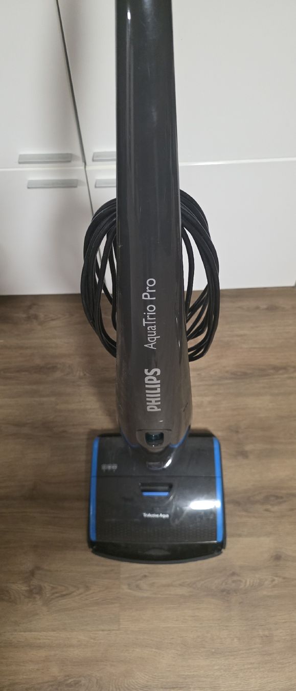 Philips Aspirapolveri & Accessori: Philips AquaTrio Pro Staubsauger mit Nassfunktion gebraucht – Usato da Worblaufen venduto da Felgenboerse24 1