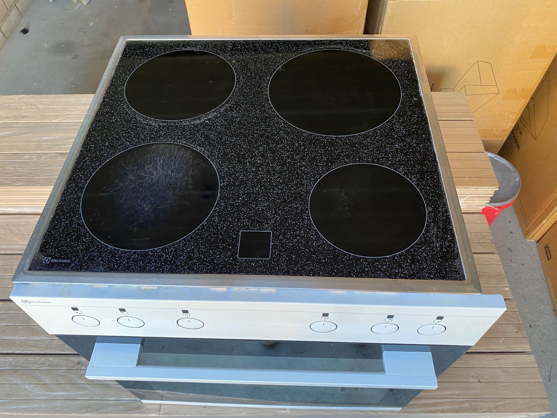 Electrolux Elettrodomestici da cucina: Backofen mit Glaskeramikeplate - Electrolux – Usato da Oberriet SG venduto da shanis 2