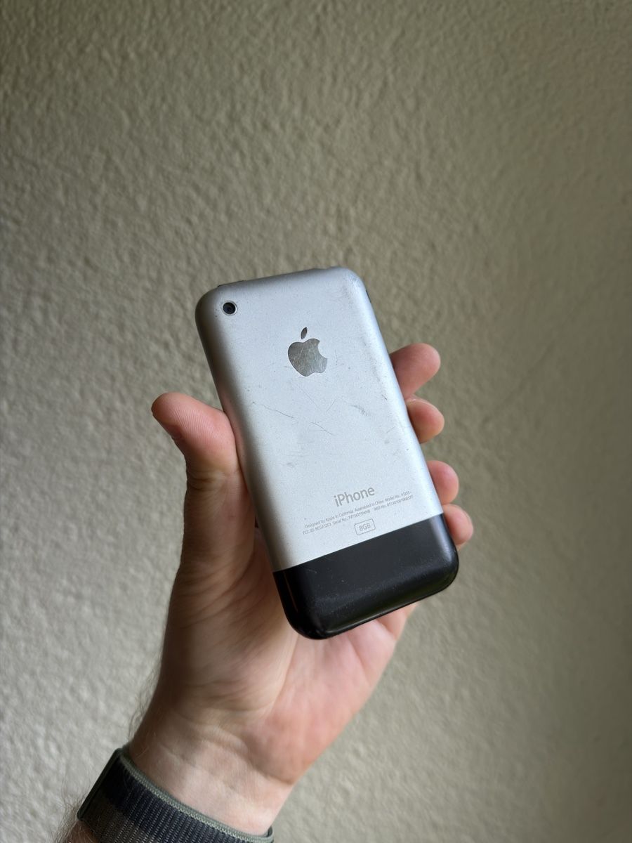 Apple Handys / Smartphones: Apple iPhone 2G 8GB – 1st Generation – Gebraucht aus Zürich von idbronskiy 3