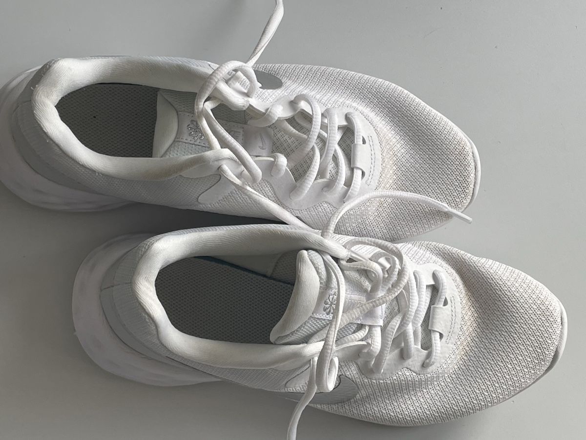 Nike Scarpe da donna: Nike Sneaker basic in weiss Gr. 40 (eher 39) – Usato da Gockhausen venduto da AnneT07 2