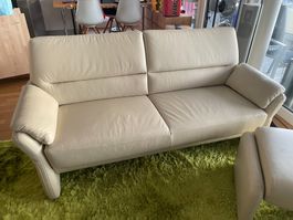 Sofa mit Sitzhocker