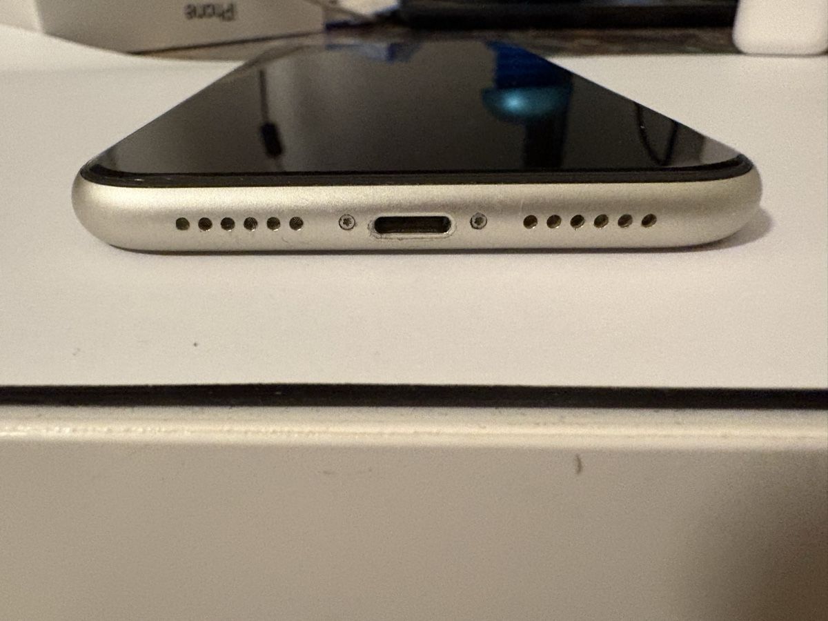 Apple Telefoni cellulari / Smartphones: iPhone 11 bianco  – Usato da Rancate venduto da mel_r7cj 2
