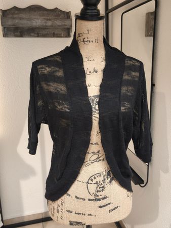 Damen Bolero schwarz gestrickt kurze Ärmel guter Zustand