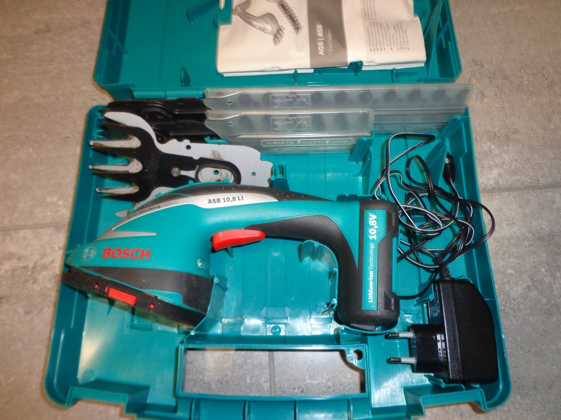 Bosch Tutti gli attrezzi: Strauchschere Bosch ASB 10.8 LI – Usato da Camorino venduto da Dibi7 2