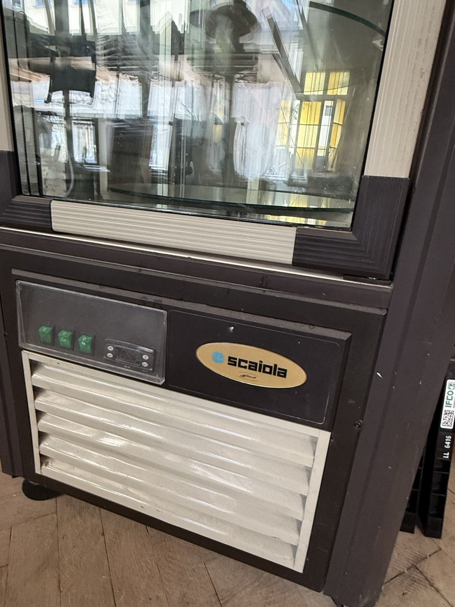 Frigoriferi: Scaiola Kühlvitrine – Usato da Zürich venduto da rob_l9n6 1