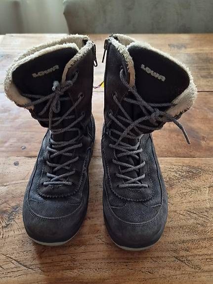 Lowa Scarpe per ragazze: Lowa Winterstiefel Gr.34 – Usato da Oberrieden venduto da Raja011 1