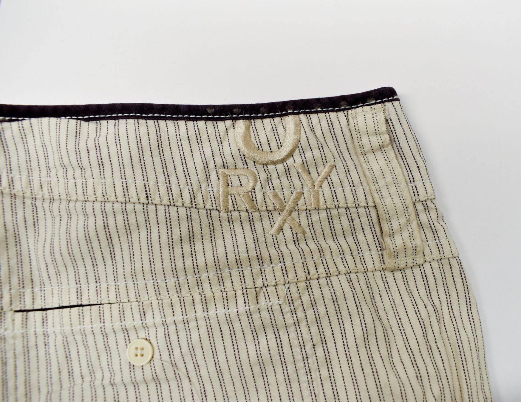 Roxy Pantaloni: kurze Hose, Shorts ROXY Damen – Usato da Biel/Bienne venduto da tim_pww5 2