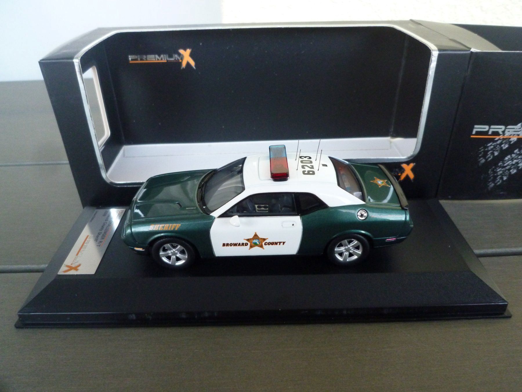 Modellini d'auto: Dodge Challenger R/T  (Sheriff 2009) – Nuovo e nell'imballaggio originale da Flawil venduto da Imperiosud 1