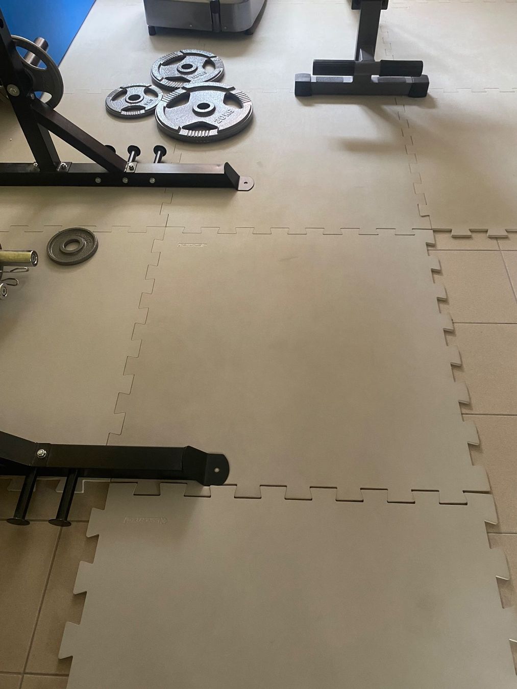 Tappetini fitness: Sportboden 12 Quadratische Matten – Usato da Waltensburg/Vuorz venduto da RemoV01 1