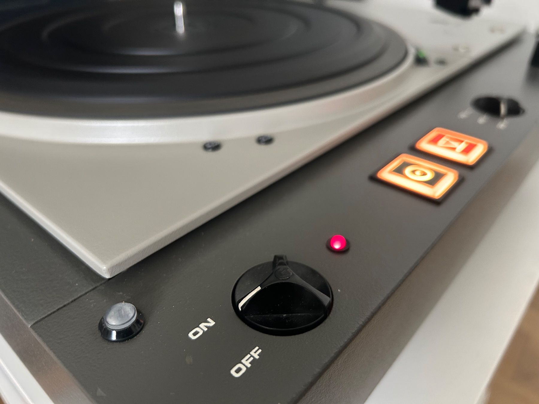 EMT Tourne-disques: EMT 938 – Restored Professional Broadcast Turntable – D'occasion à Baar par AAT5 5