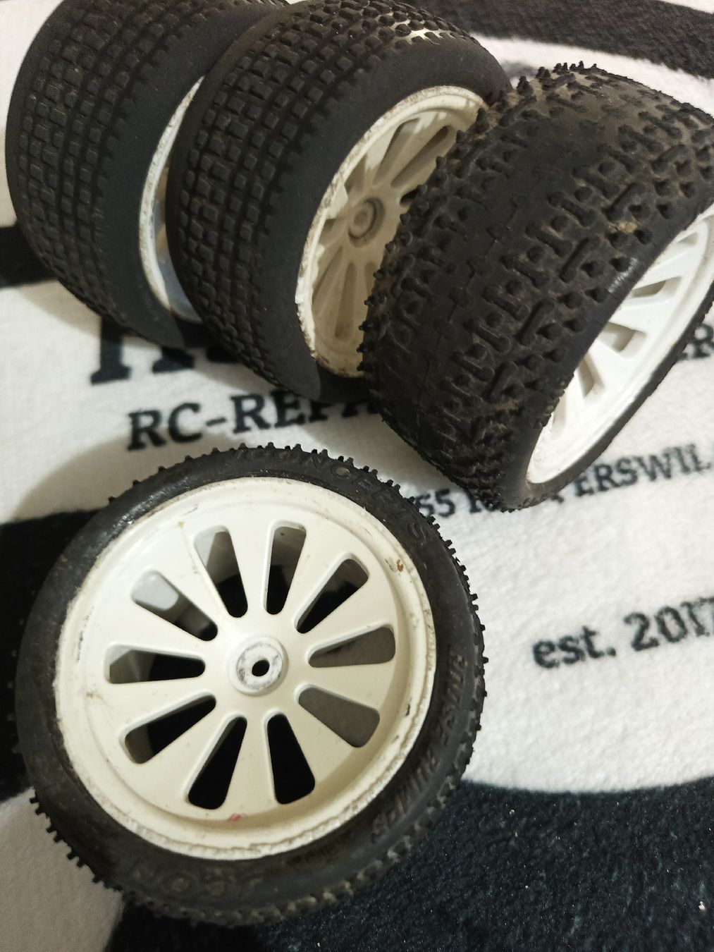 RC Kits de montage: 4 stk Buggy Räder gebraucht 1:10 – Défectueux à Rapperswil /Be par HS-Racing 1