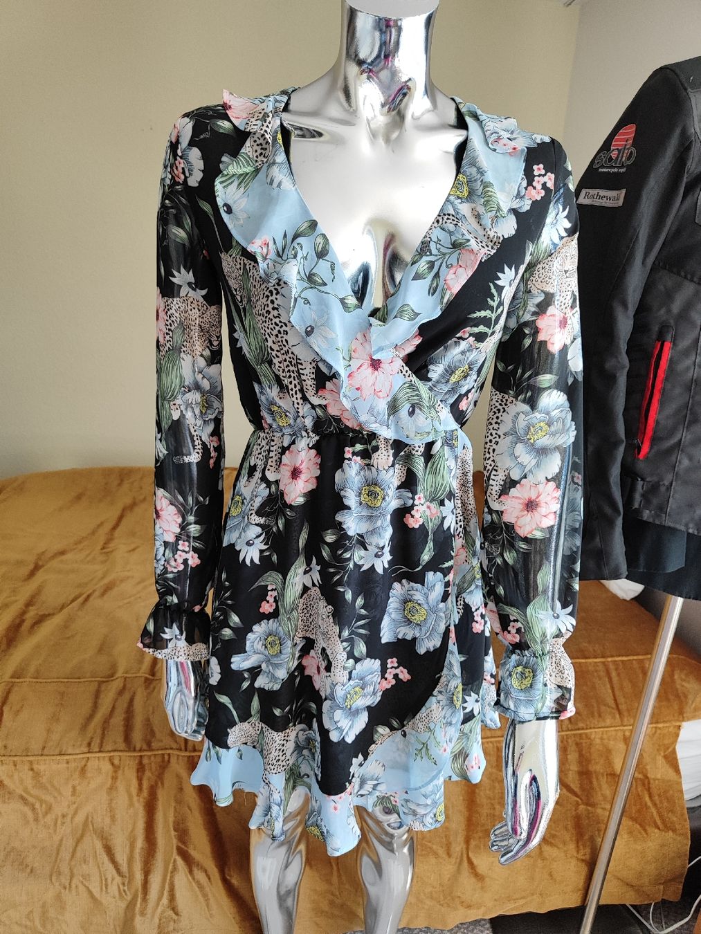 Vestiti: Damenkleid gr 36 – Usato da Langnau am Albis venduto da Judithsebi 1