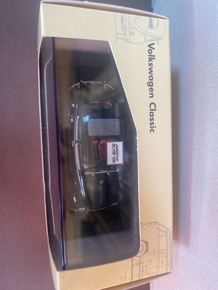Minichamps Modellini d'auto: VW Käfer Brezel 1:43 Minichamps – Usato da Sursee venduto da lucialiani 1