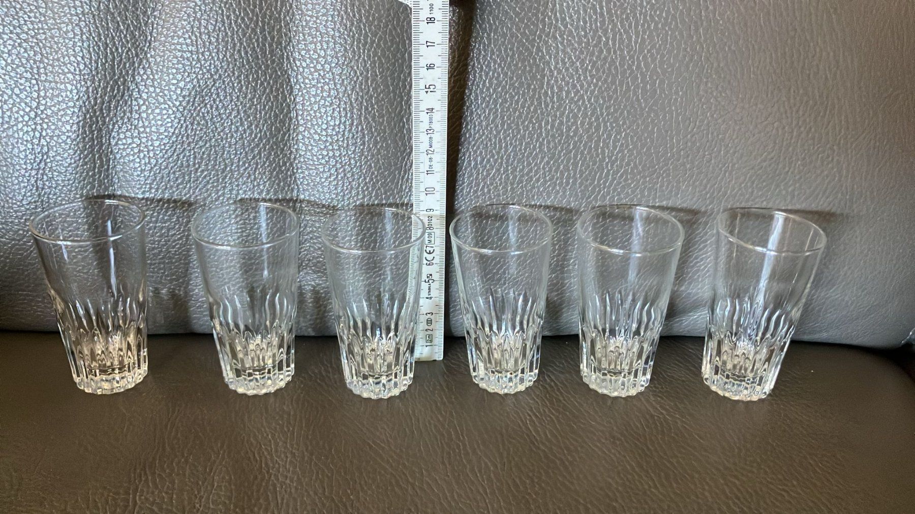 Bicchieri: 9 bicchierini di vetro per vino – Usato da Melano venduto da H-Sara 1