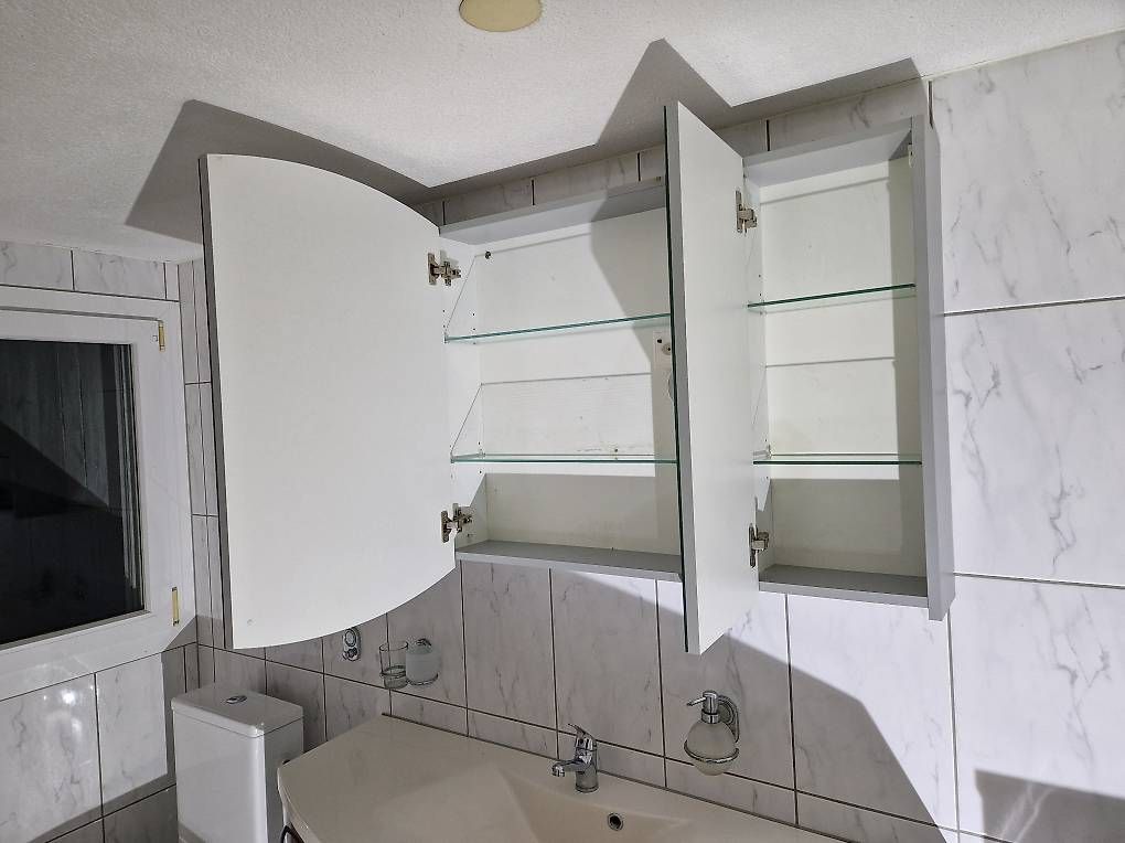 Armadietti a specchio: Lawabo mit Spiegelschrank – Usato da Grosswangen venduto da chreguu 4