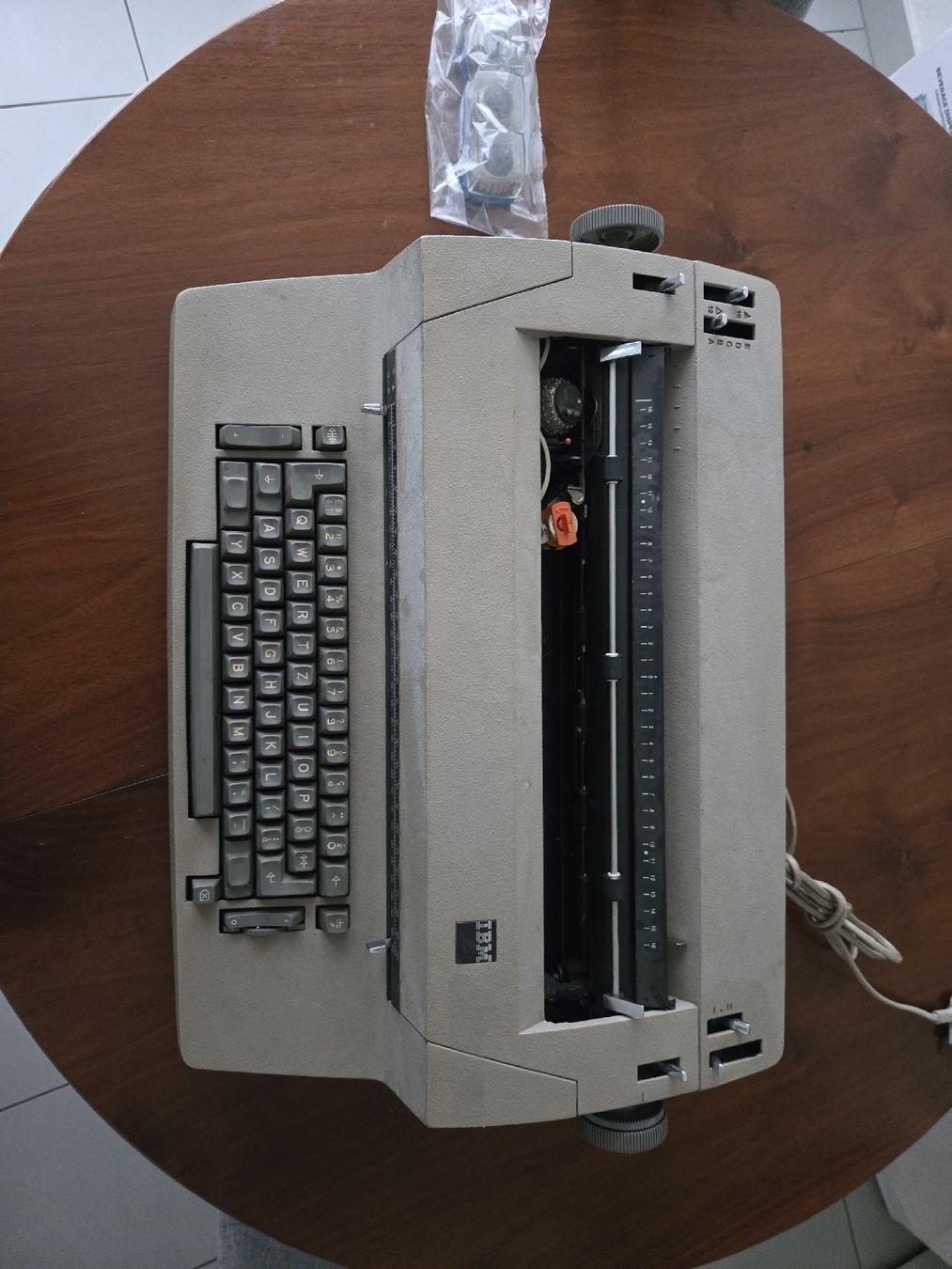 IBM Macchine da scrivere: Machine à écrire IBM électrique + éléments d'écriture – Usato da Romont FR venduto da ern_9zm2 3