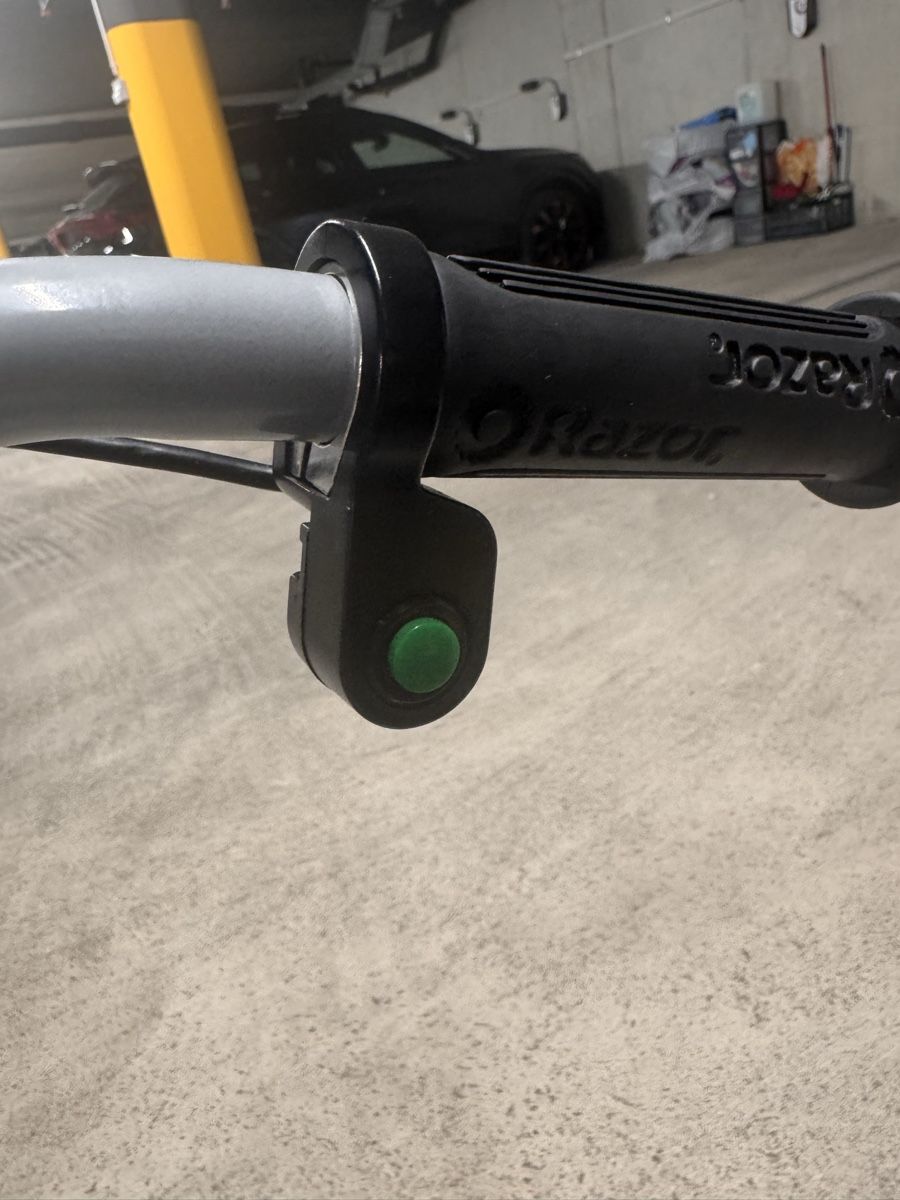 Véhicules pour enfants: Razor Power Rider 360 E-Tricycle – D'occasion à Neuenhof par mic_lj2z 5