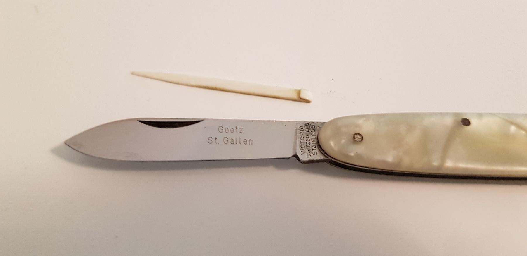 Militärmesser: Schweiz. Messer Victoria mit Logo – Neu (gemäss Beschreibung) aus Ardon von Momovs99 2