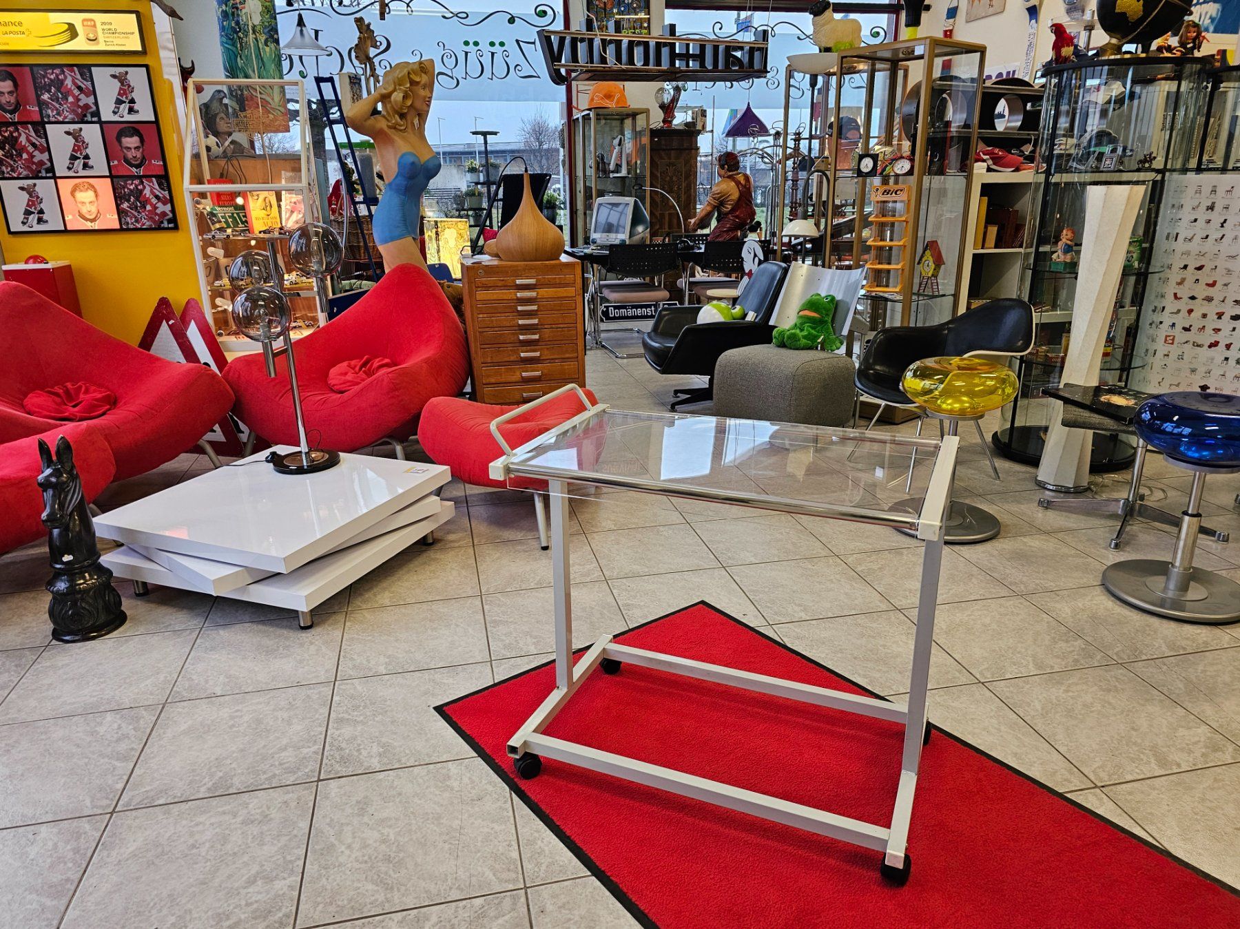 Carrelli di servizio: Service Wagen Plexiglas Industriedesign Rollwagen Trolley – Usato da Nottwil venduto da Wondewa-Shop 9