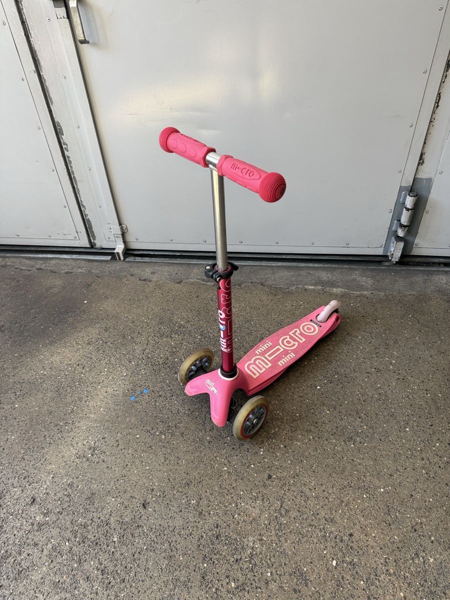 Micro Kickboard: Micro Mini Roller Pink – Usato da Pfungen venduto da 3LGK158