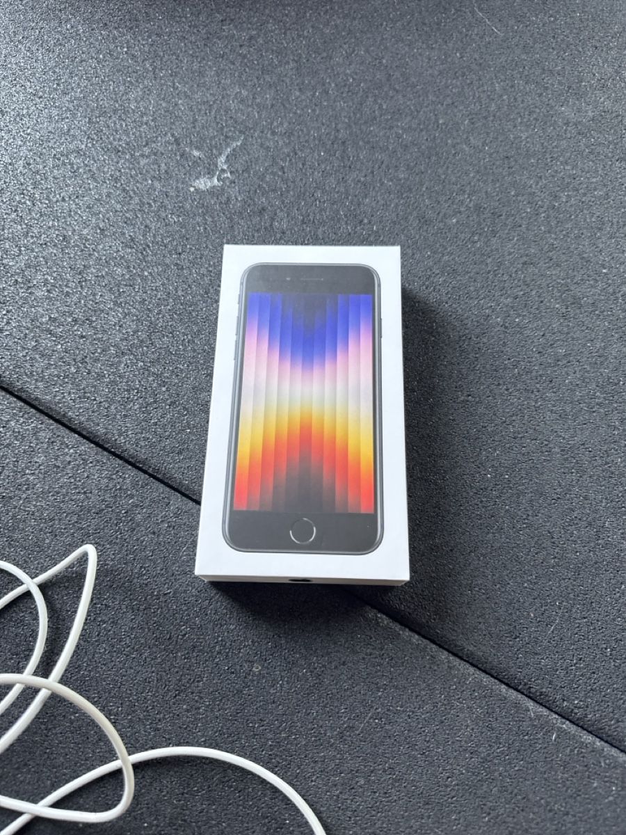 Apple Handys / Smartphones: iPhone SE (3rd gen) 128GB Midnight, endommagé – Gebraucht aus Pâquier-Montbarry von ada_w658 4