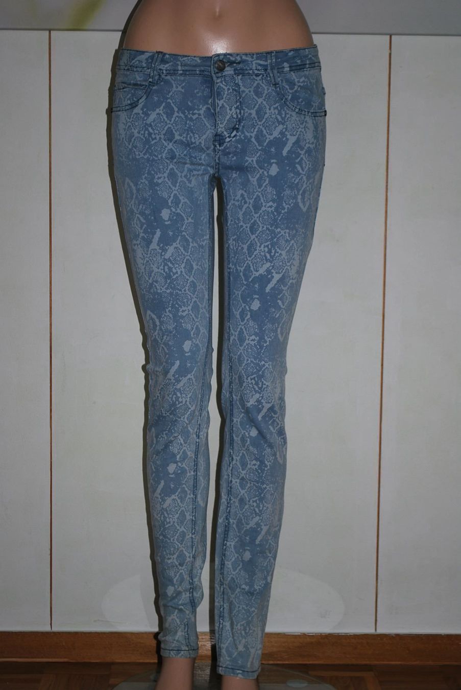 Pantalons: Jeans INSIDE Taille 170 Neuf – Neuf (Voir description) à Cossonay-ville par Super-Price-Quality