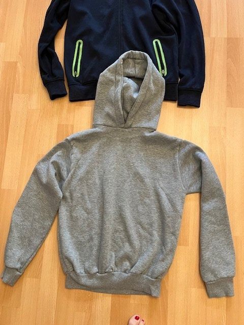Maglioni & Felpe: 2 Kapuzenpullover Gr.164 – Usato da Wabern venduto da MagdalenaWabern 2