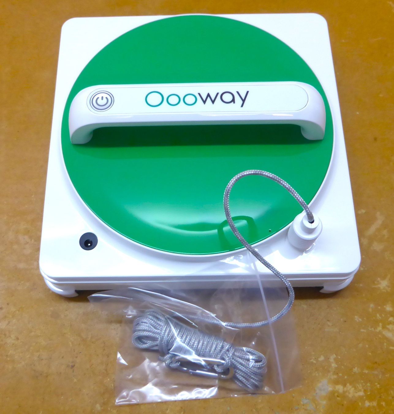 Altro per la casa: Fensterputzroboter Oooway – Nuovo e nell'imballaggio originale da Horgen venduto da Juhob 3