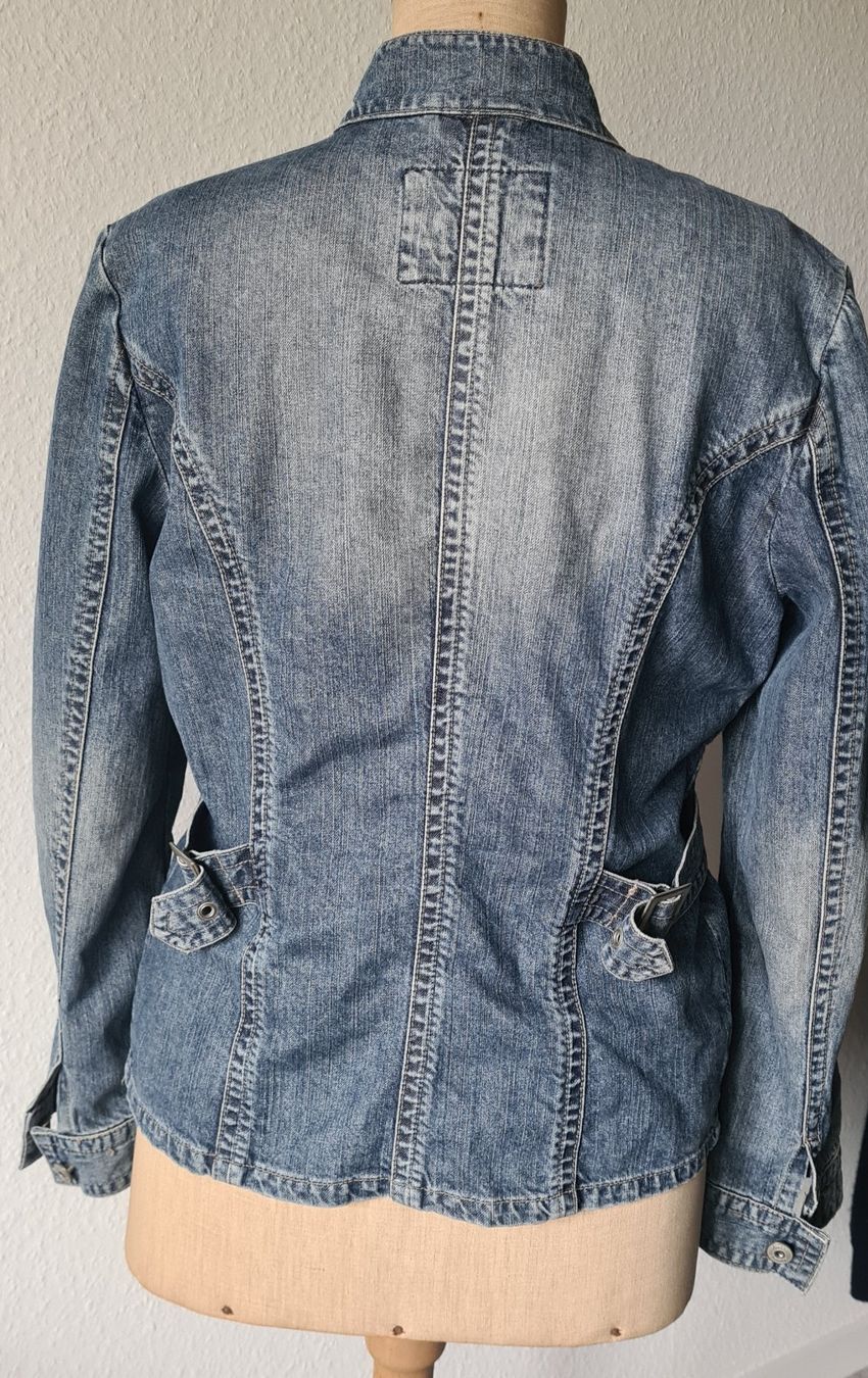 Giacche: Jeansjacke Gr. 40 – Usato da Zürich venduto da Stephs13 2