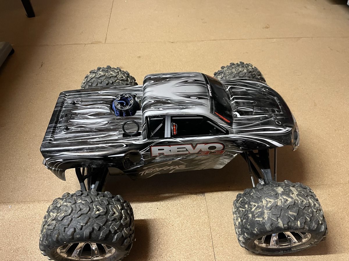 Traxxas Modellismo RC: Traxxas revo 3.3 – Usato da Plasselb venduto da Sportmint0 1