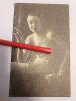 AK Foto Akt Frau um  Erotik Zigarette B1