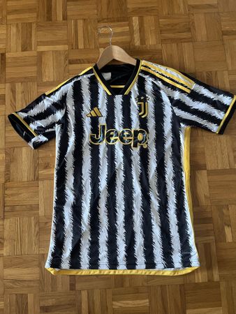 Maillot Juventus taille M 23/24 floqué Chiesa