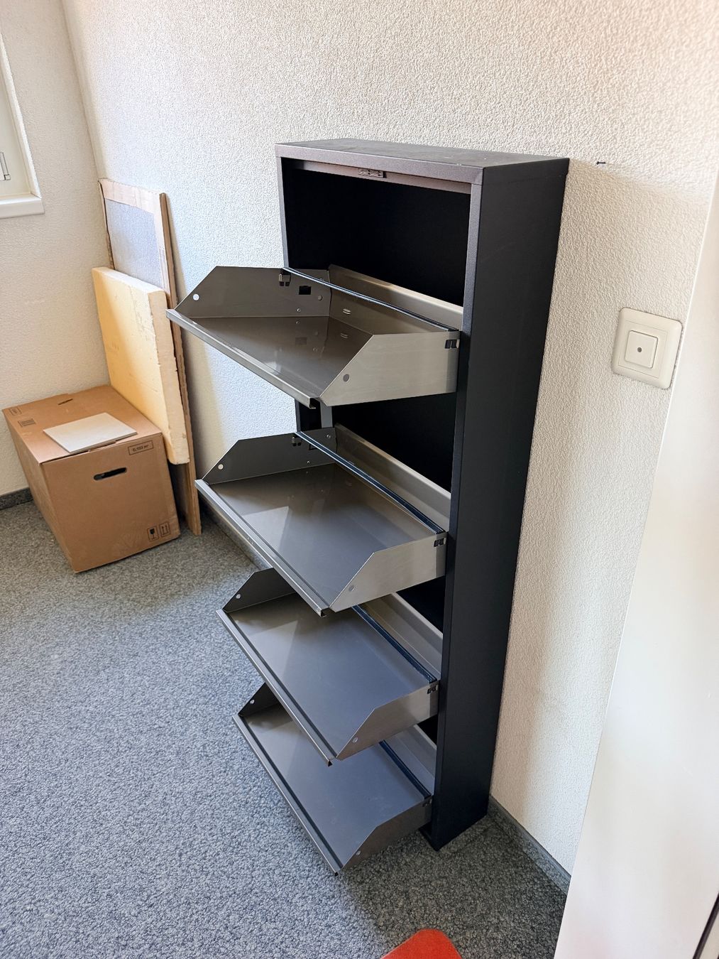 Armoires: Schuhschrank aus Metal – D'occasion à Dottikon par luc_zd8x 1