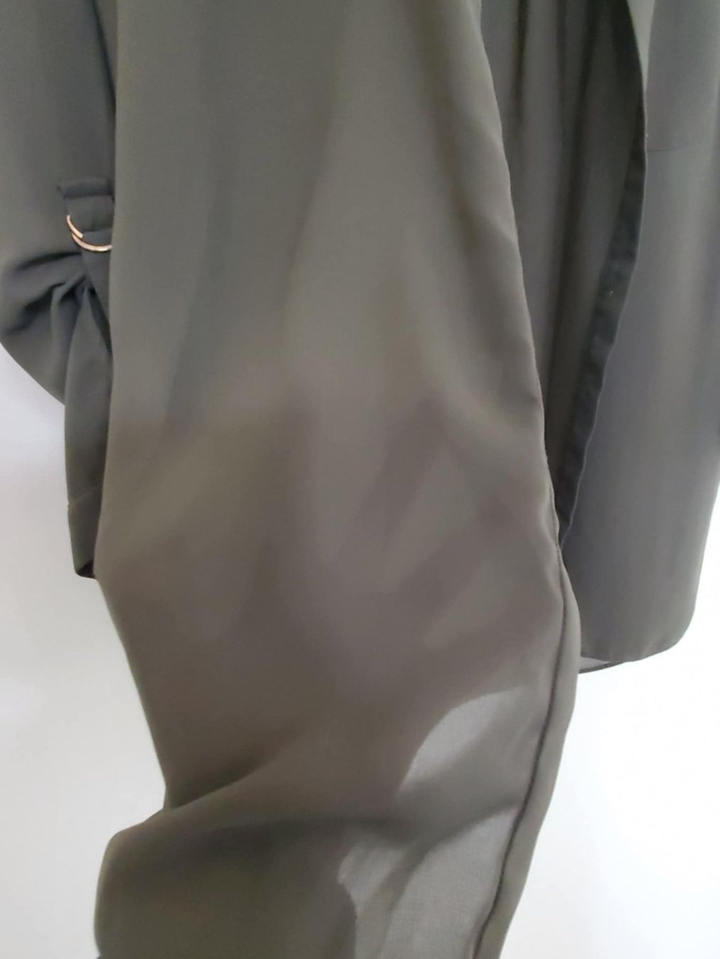 Primark Camicette: Lot de 2 Chemisiers transparents – Usato da Chancy venduto da Sooeg_01 9