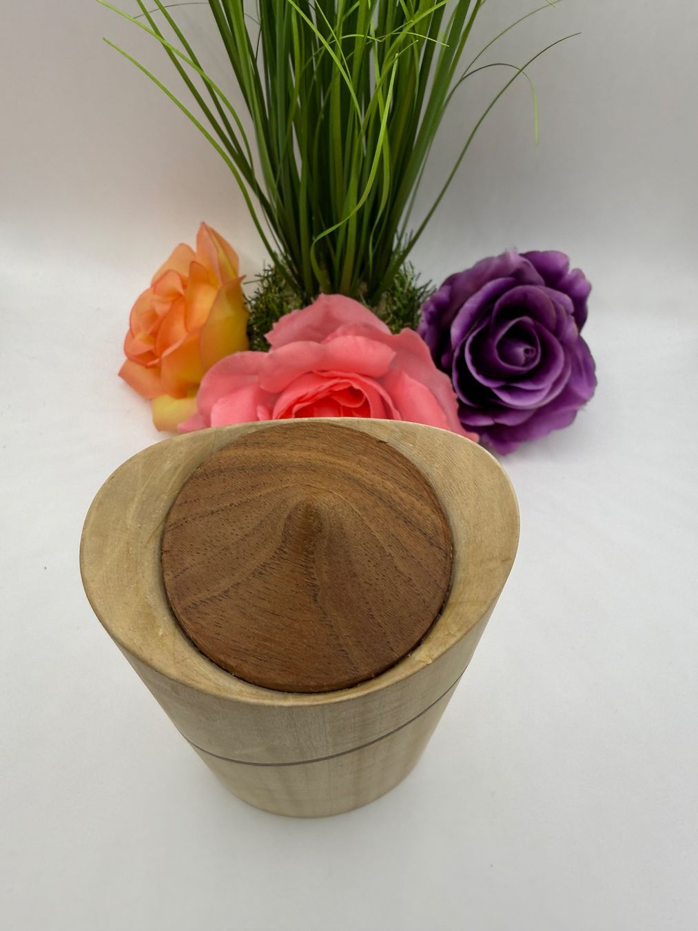 Articoli in legno: Gedenkurne aus Holz – Usato da Hünenberg venduto da nicolay27 1