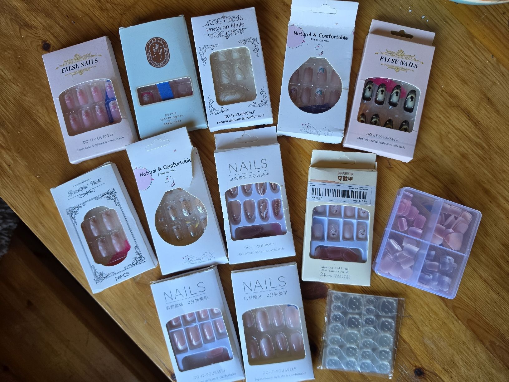 Künstliche Fingernägel: Set aus Press on nail – Gebraucht aus Schönried von Gti89