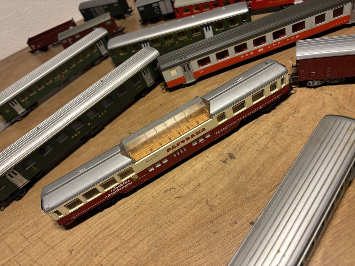Modellini di ferrovie: 15 Modellbahn Waggons SBB CFF Sammlung Kunststoff – Usato da Orpund venduto da BlackEagel80 1