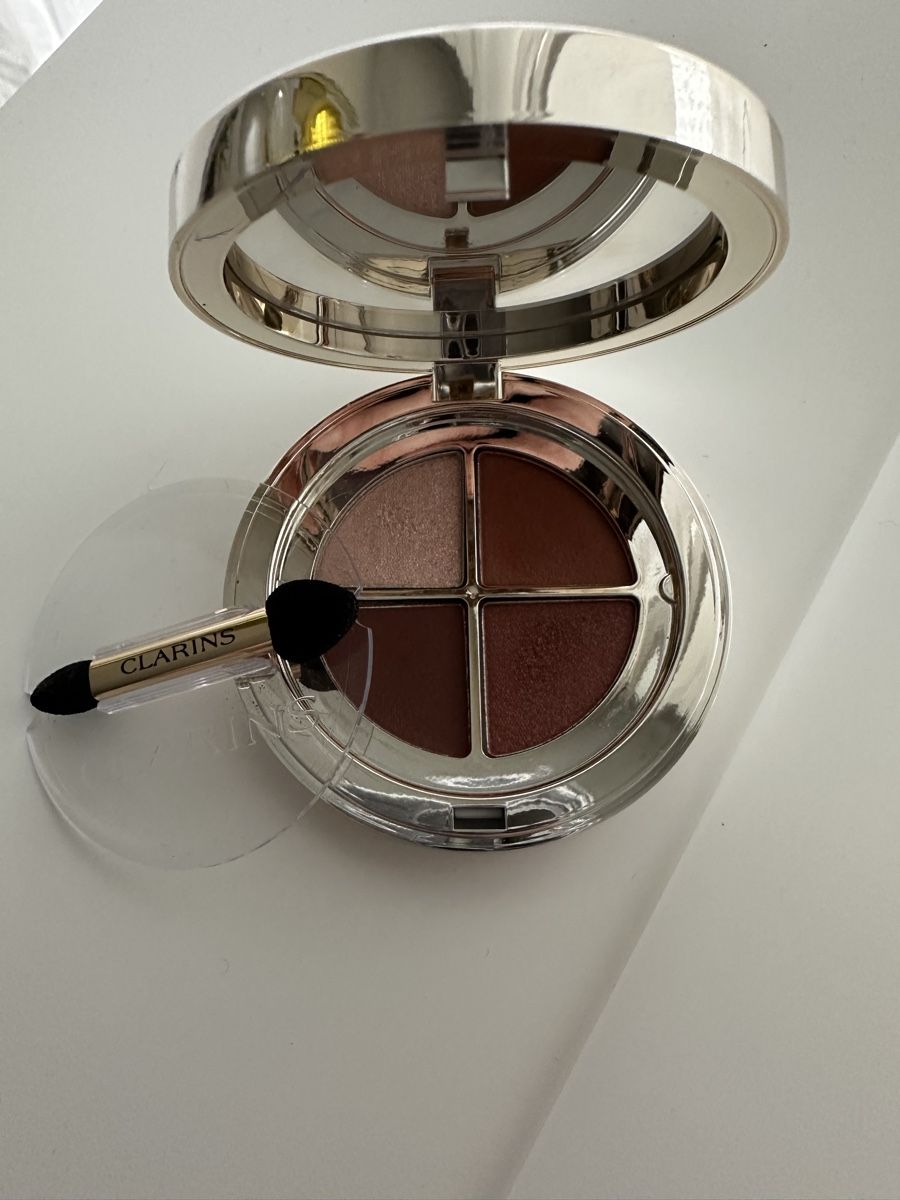 Clarins Make-up: Clarins ombre 4 couleurs 03 – Nuovo (secondo la descrizione) da Courgevaux venduto da missceline5