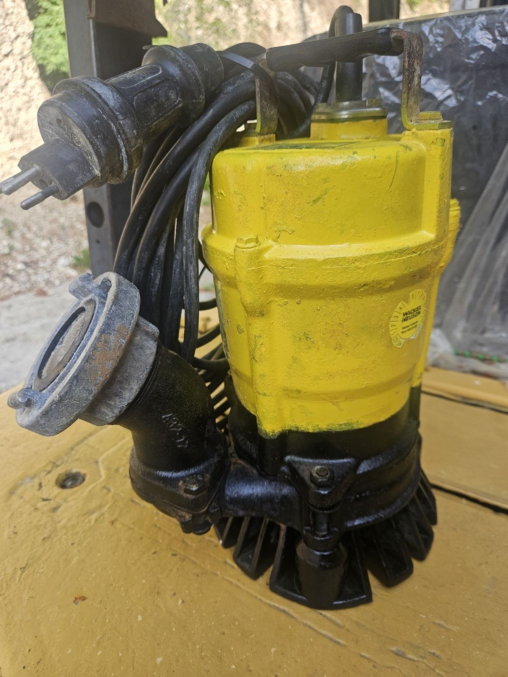 Wacker Neuson Tutte le macchine: Tauchpumpe, Schmutzwasserpumpe Wacker – Usato da Buttisholz venduto da rs222